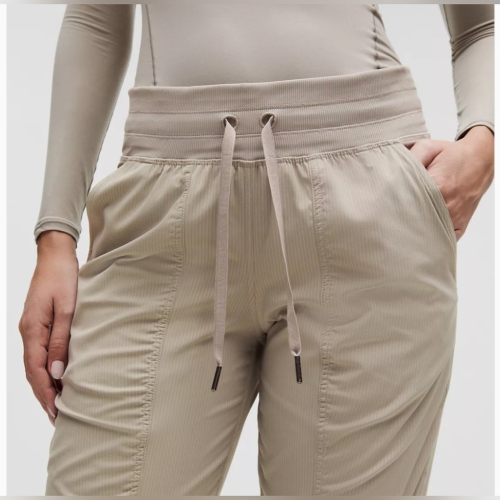 Lululemon Dance Studio Mid Rise Jogger (Full Length) Size 8